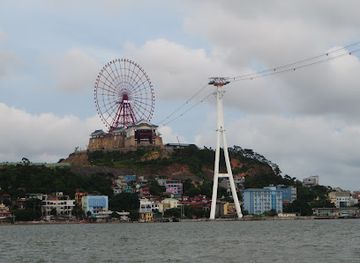vietnam/ha-long/landmark/cau-bai-chay-ha-long