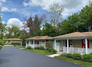 wisconsin/lake-geneva/landmark/seven-oaks-bed-breakfast