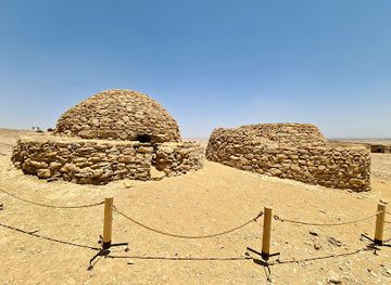 united-arab-emirates/al-ain-region/landmark/jebel-hafeet-beehive-tombs