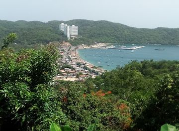 mexico/acapulco/acapulco-diamante/landmark/playa-puerto-marques