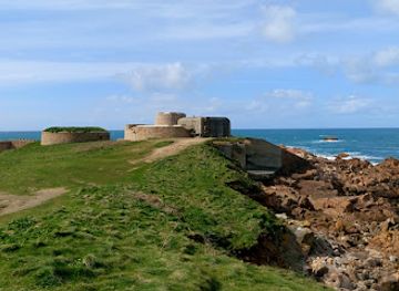 guernsey/lihou/landmark/fort-hommet
