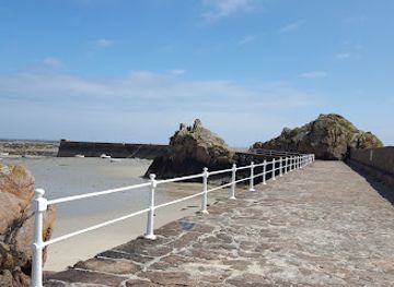 jersey/st-ouen/landmark/la-rocque-harbour