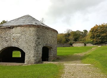 ireland/county-kilkenny/landmark/jenkinstown-wood-and-walled-garden-walk