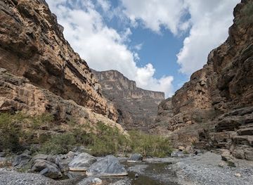 oman/al-batinah-south-governorate/landmark/wadi-ghul