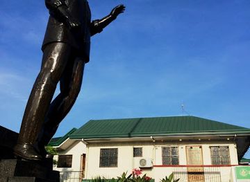 philippines/central-luzon/landmark/ninoy-aquino-monument