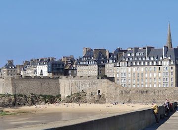 france/saint-malo/landmark/la-cite-corsaire