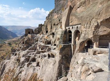 georgia/khevi/landmark/vardzia