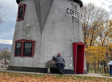 pennsylvania/laurel-highlands/landmark/the-big-coffee-pot