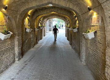 iraq/karbala/landmark/Jame-Bab-Al-Taq