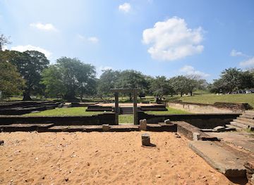 sri-lanka/anuradhapura/landmark/samuddhagiri-vihara-monastery