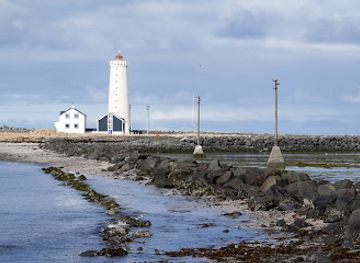 iceland/reykjavik/seltjarnarnes/landmark/grotta-norourstrond-trail