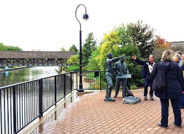 illinois/naperville/landmark/naperville-bites-and-sites