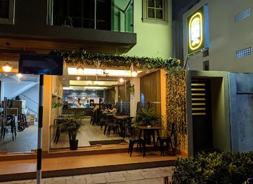 maldives/hulhumale/landmark/papa-sam-s