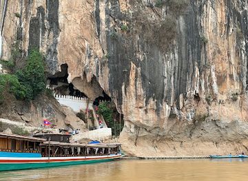 laos/bokeo-province/landmark/pak-ou-caves
