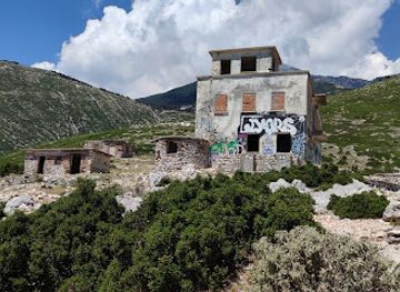 albania/has/landmark/big-bunker