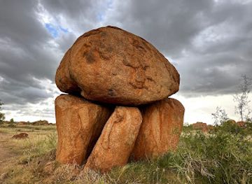 australia/high-country/landmark/devils-marbles