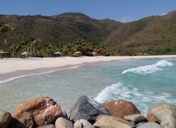 british-virgin-islands/jost-van-dyke-beaches/landmark/josiah-s-bay