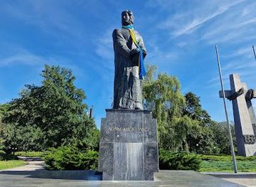 poland/poznan/landmark/monument-to-adam-mickiewicz