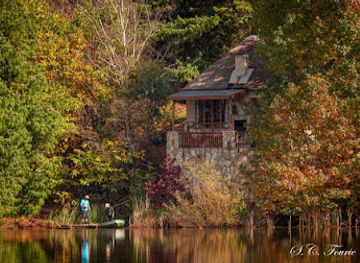 south-africa/drakensberg/landmark/lake-naverone-self-catering-cottages