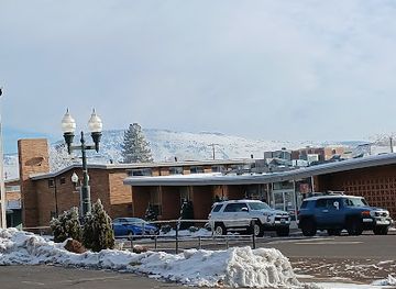 oregon/klamath-falls/landmark/waffle-hut-eatery