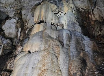 fiji/lomaiviti-islands/landmark/naihehe-cave