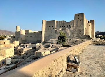 oman/ad-dhahirah-governorate/landmark/bahla-historical-souq