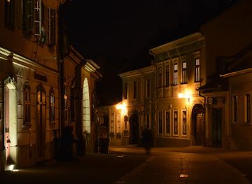 hungary/eger/landmark/kis-dobo-ter