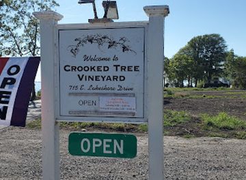 ohio/kelleys-island/landmark/crooked-tree-vineyard
