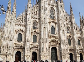 italy/milan/landmark/piazza-della-scala