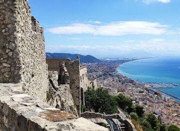 italy/irpinia/landmark/arechi-castle