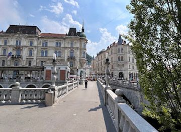 slovenia/littoral/landmark/spomenik-francetu-presernu