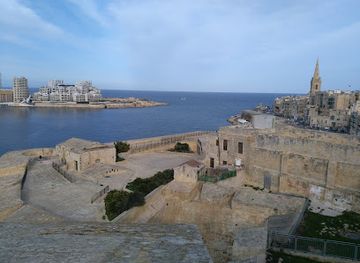 malta/valletta/landmark/vaclav-havel-memorial