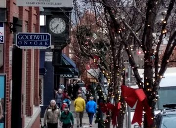 oregon/hood-river/landmark/hood-river-distillers-tasting-room