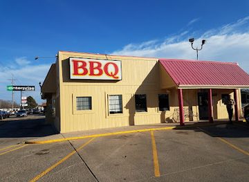 kansas/salina/landmark/hickory-hut-bbq