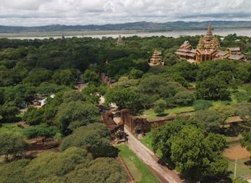myanmar-burma/bagan/landmark/tharabar-gate