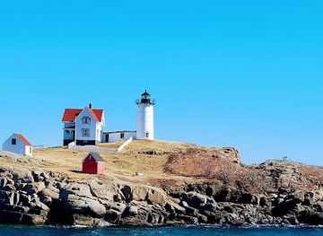 maine/kennebunkport/landmark/nubble-lighthouse
