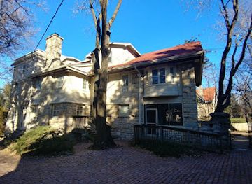 missouri/great-plains/landmark/thomas-hart-benton-home-and-studio-state-historic-site