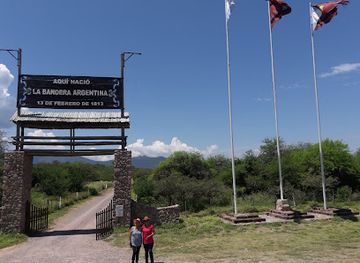 argentina/litoral/landmark/lugar-de-la-creacion-de-la-bandera-argentina