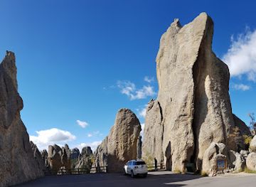 south-dakota/mount-rushmore/landmark/cathedral-spires-trailhead