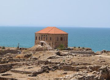 lebanon/jbeil/landmark/roman-columns-on-the-main-street