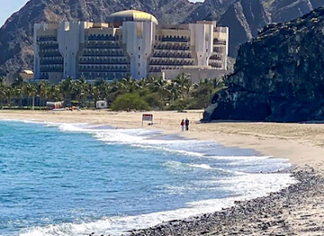 oman/muscat/landmark/al-bustan-beach