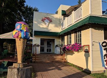 wisconsin/madeline-island/landmark/grampa-tony-s-on-madeline-island