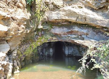 albania/shkodra-highlands/landmark/small-cave-with-water