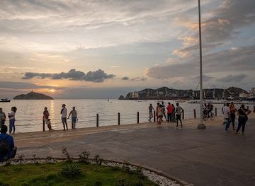 colombia/santa-marta/landmark/playa-del-centro