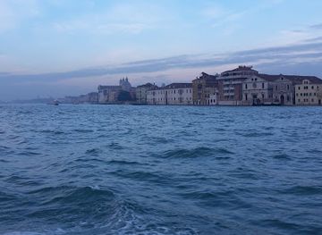 south-korea/busan-beaches/landmark/beomeosa-temple
