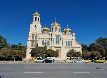 bulgaria/southwest-bulgaria/landmark/dormition-of-the-mother-of-god-cathedral
