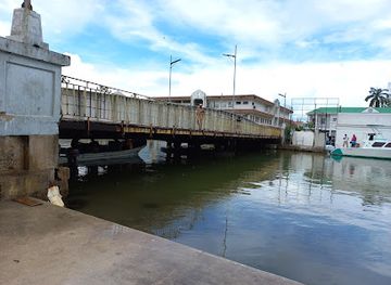 belize/northern-belize/landmark/the-swing-bridge