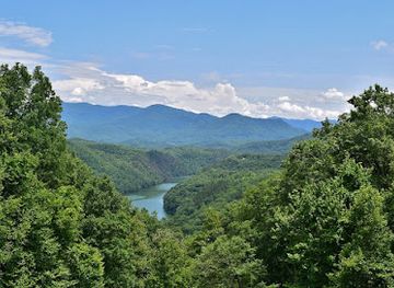 north-carolina/great-smoky-mountains/landmark/fontana-lake-overlook