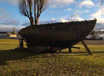lithuania/nida-beach/landmark/apleistas-medinis-laivas