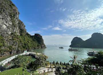 vietnam/ha-long/landmark/halong-bay-vietnam